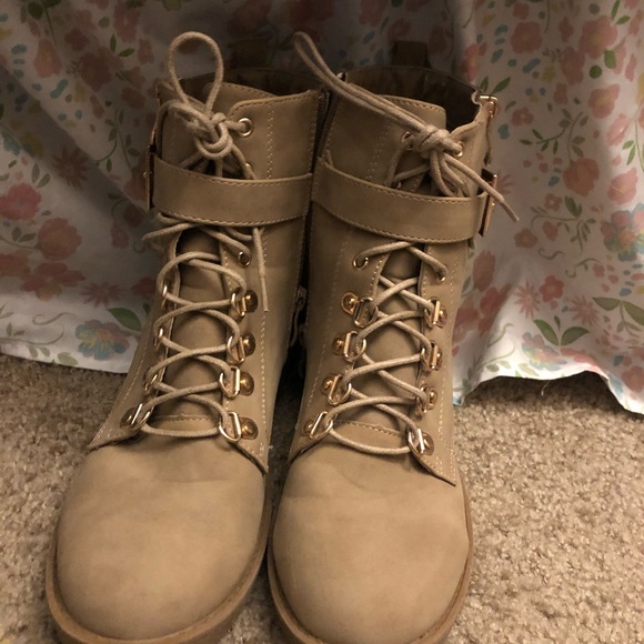 Shoes - Picture 5 of 5